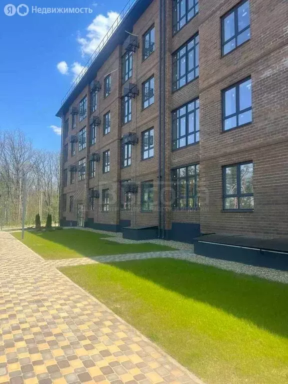 3-комнатная квартира: село Ямное, улица Графа Орлова, 5 (99.65 м) - Фото 1