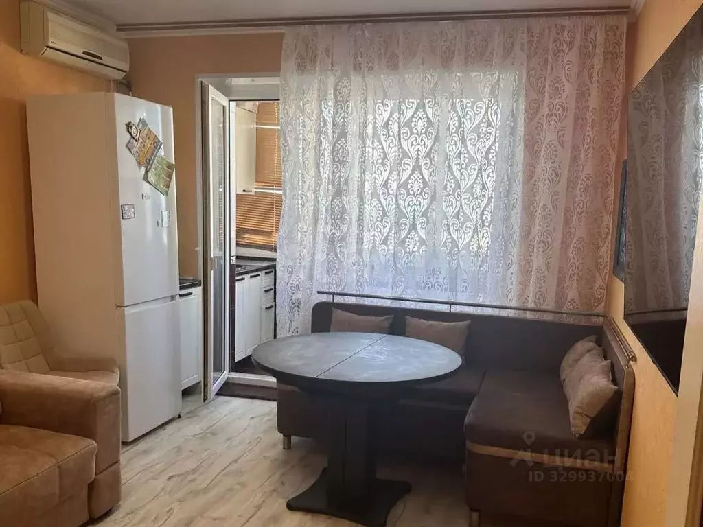 2-к кв. Крым, Щелкино Ленинский район, 88 (51.7 м) - Фото 1