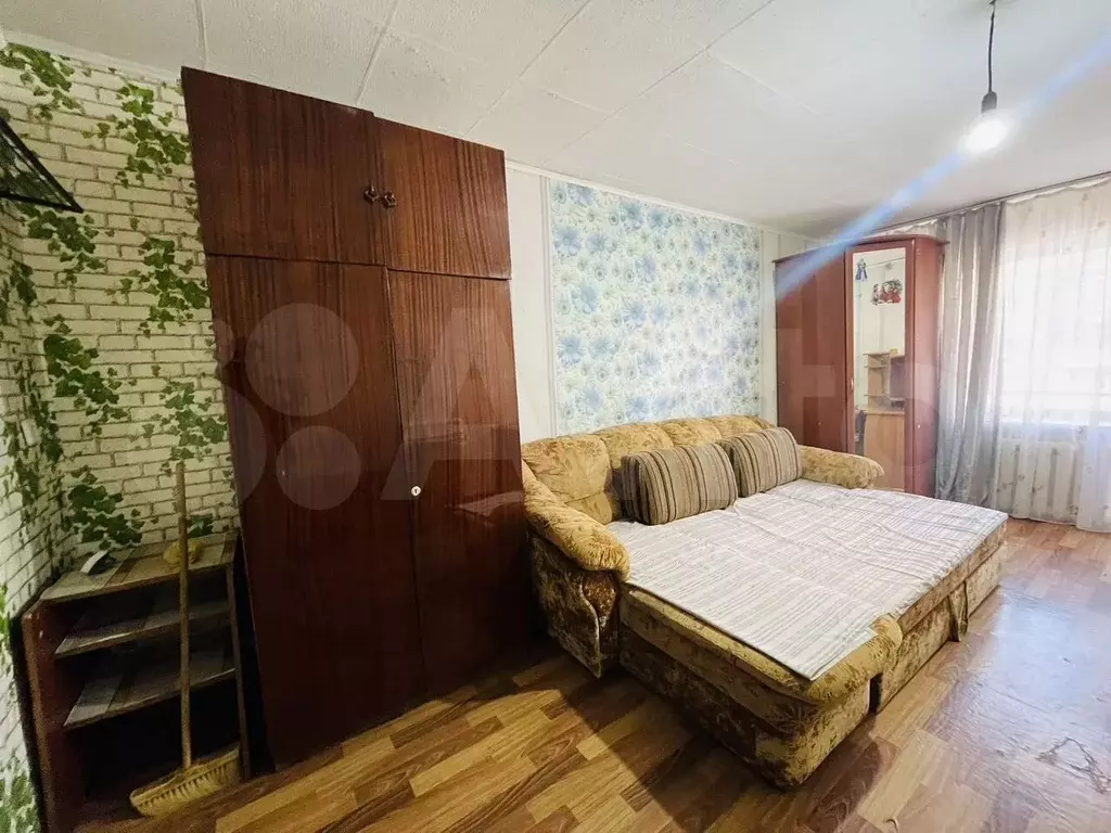 Комната 17,2 м в 6-к., 2/4 эт. - Фото 0