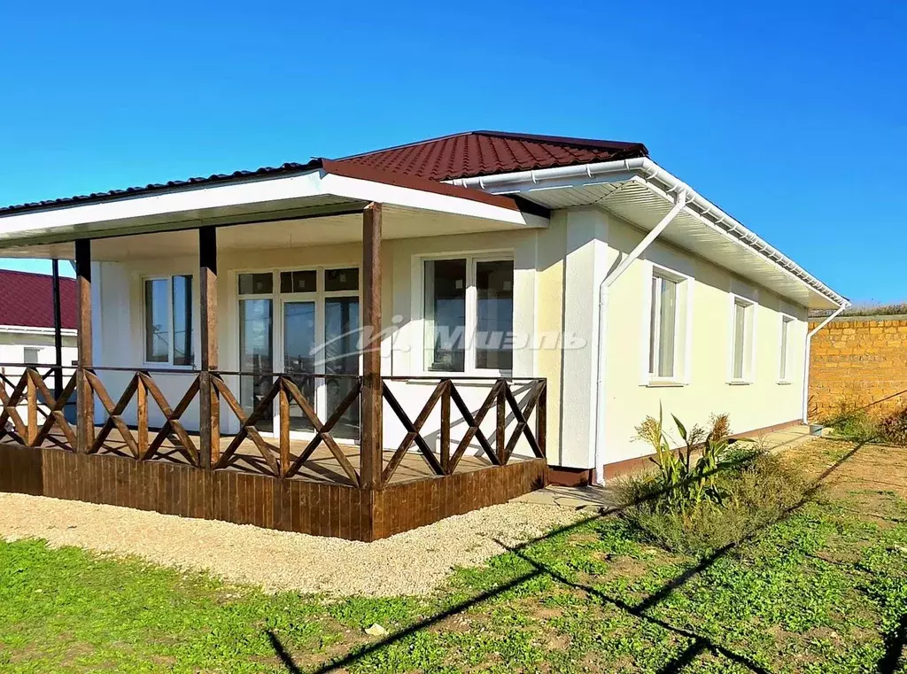 Дом в Крым, Симферопольский район, Добровское с/пос, с. Заречное ул. ... - Фото 1