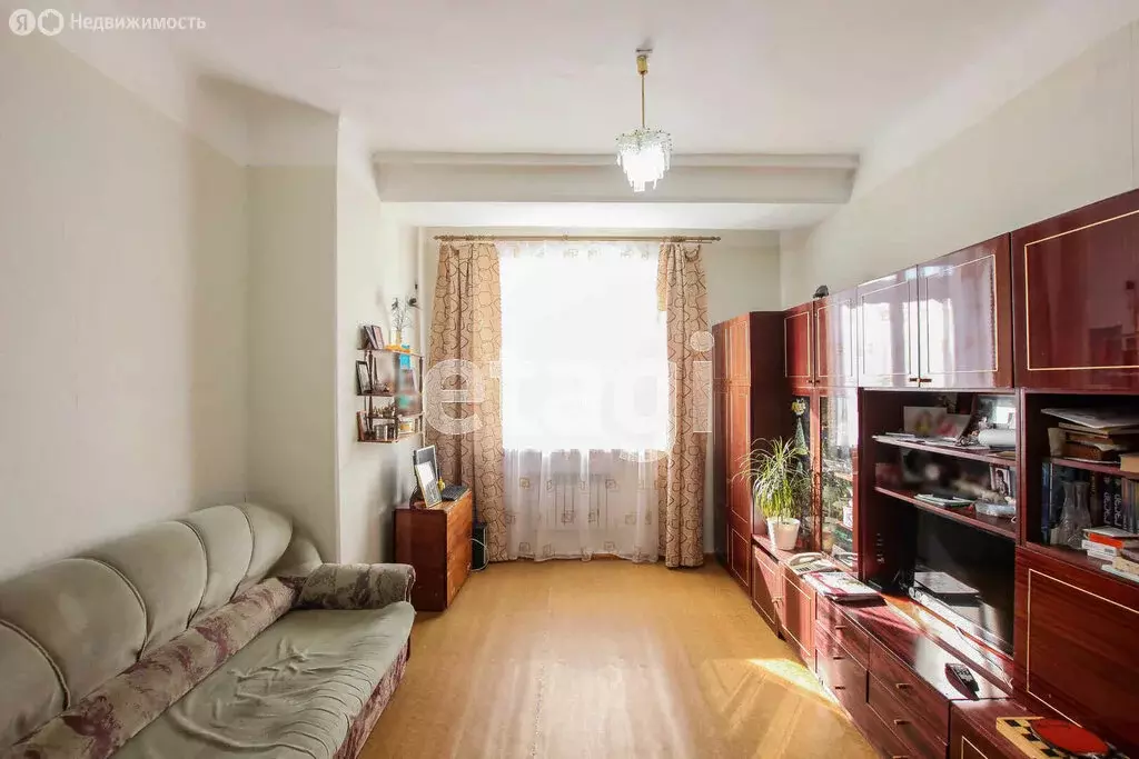 3-комнатная квартира: Улан-Удэ, Октябрьская улица, 21 (67.3 м) - Фото 1