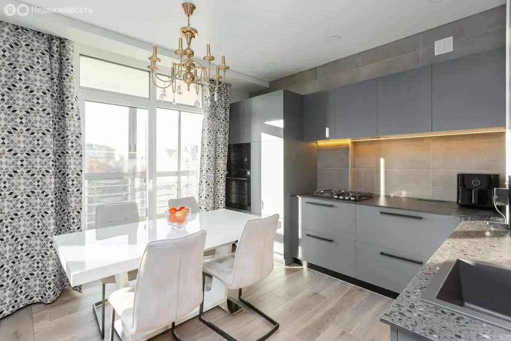 4-комнатная квартира: Калининград, улица Космонавта Леонова, 55к4 (115 ... - Фото 0