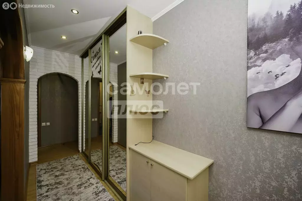 3-комнатная квартира: Омск, 6-й микрорайон, Зелёный бульвар, 8 (63.4 ... - Фото 2