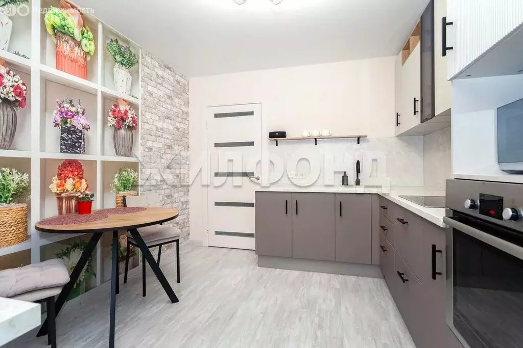 2-комнатная квартира: Бердск, улица Красная Сибирь, 113 (56.5 м) - Фото 1