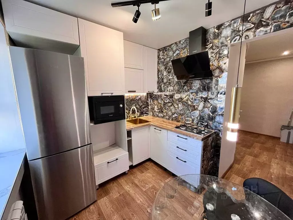 2-к кв. Астраханская область, Астрахань Вокзальная пл., 3/41 (45.6 м) - Фото 1