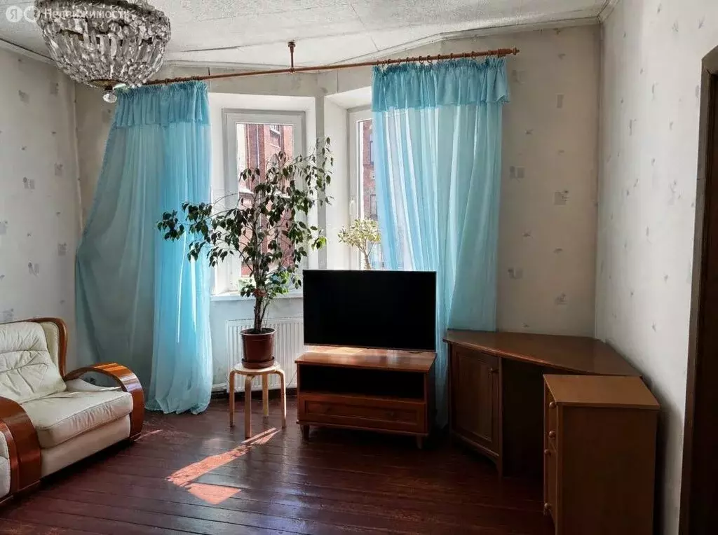 3-комнатная квартира: Советск, улица Бурова, 1 (61.3 м) - Фото 1