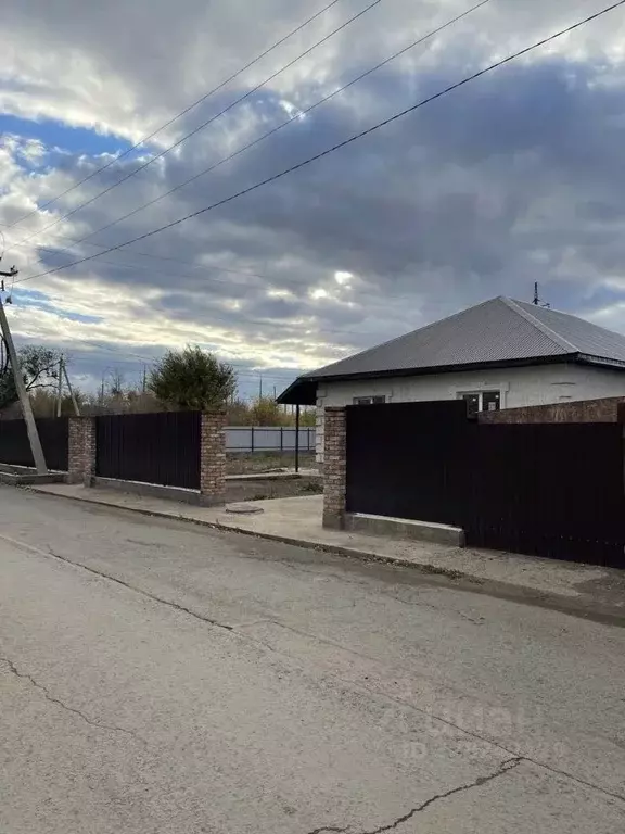 Дом в Оренбургская область, Оренбургский район, Весенний сельсовет, ... - Фото 2