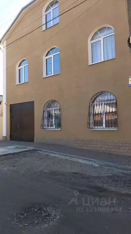 Дом в Ростовская область, Ростов-на-Дону Книжная ул., 206А (230 м) - Фото 1