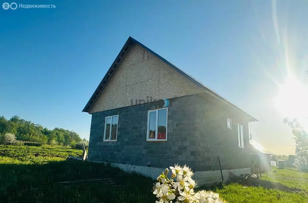 Дом в Иглинский район, Балтийский сельсовет, село Балтика (120 м) - Фото 0