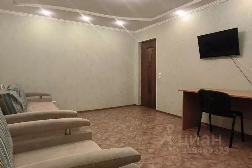2-к кв. Ханты-Мансийский АО, Нефтеюганск 10-й мкр, 21 (48.0 м) - Фото 1