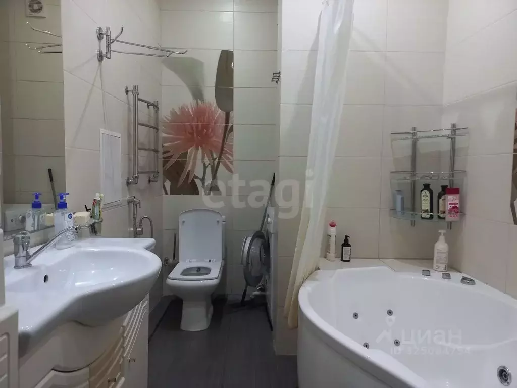 2-к кв. Краснодарский край, Геленджик ул. Розы Люксембург, 66 (62.4 м) - Фото 1