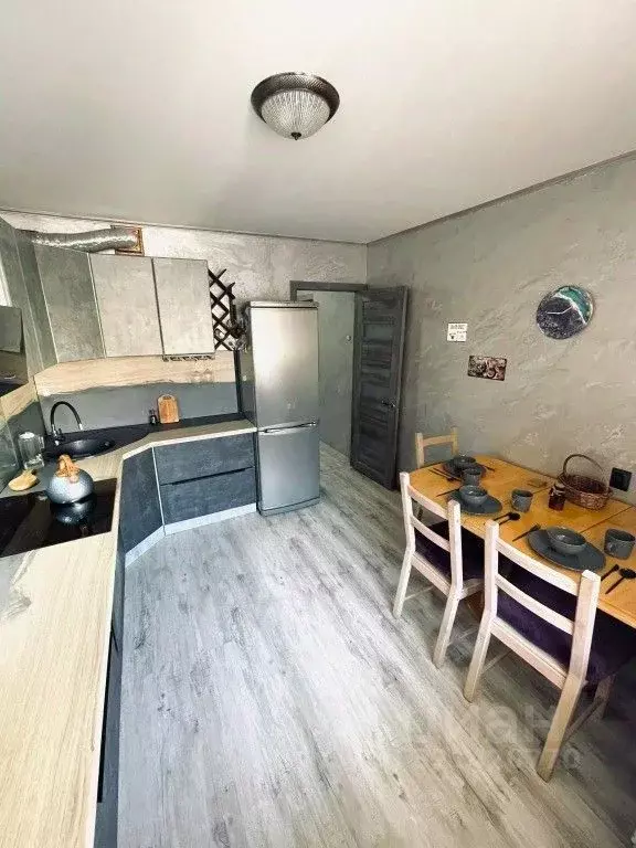 2-к кв. Приморский край, Владивосток ул. Вострецова, 4А (54.0 м) - Фото 0
