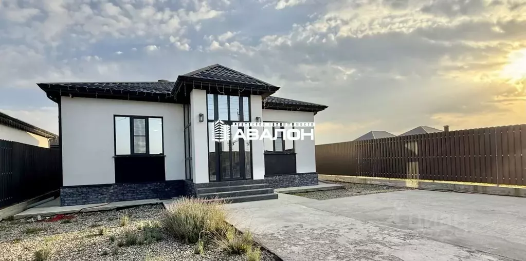 Дом в Ставропольский край, Ессентуки ул. Имени Рыбникова (100 м) - Фото 1