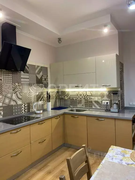 2-к кв. Тюменская область, Тюмень ул. Малыгина, 90 (72.4 м) - Фото 1