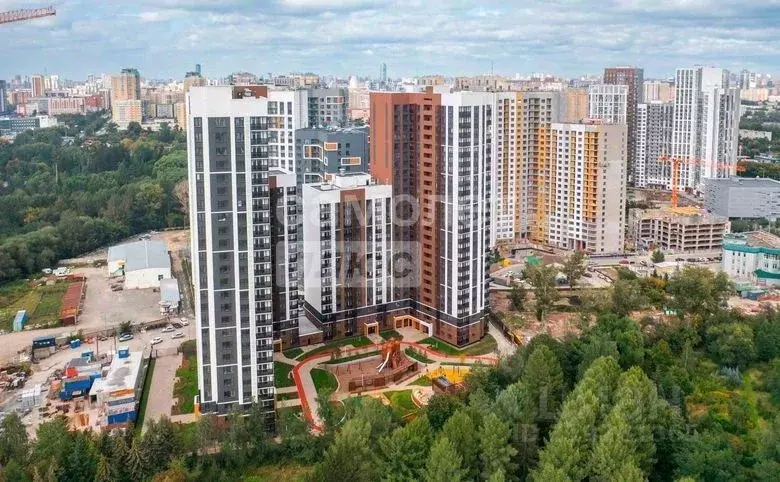 2-к кв. Свердловская область, Екатеринбург ул. 8 Марта, 204Д (68.4 м) - Фото 0