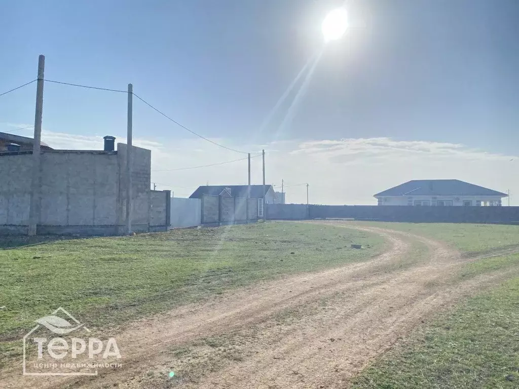 Участок в Крым, Сакский район, с. Уютное ул. Ленинградская, 4 (6.0 ... - Фото 2