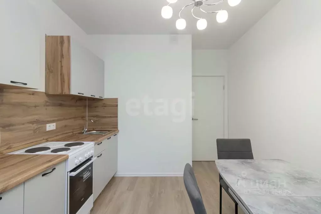 1-к кв. Тюменская область, Тюмень ул. Юрия Рогачева, 11к2 (35.0 м) - Фото 1