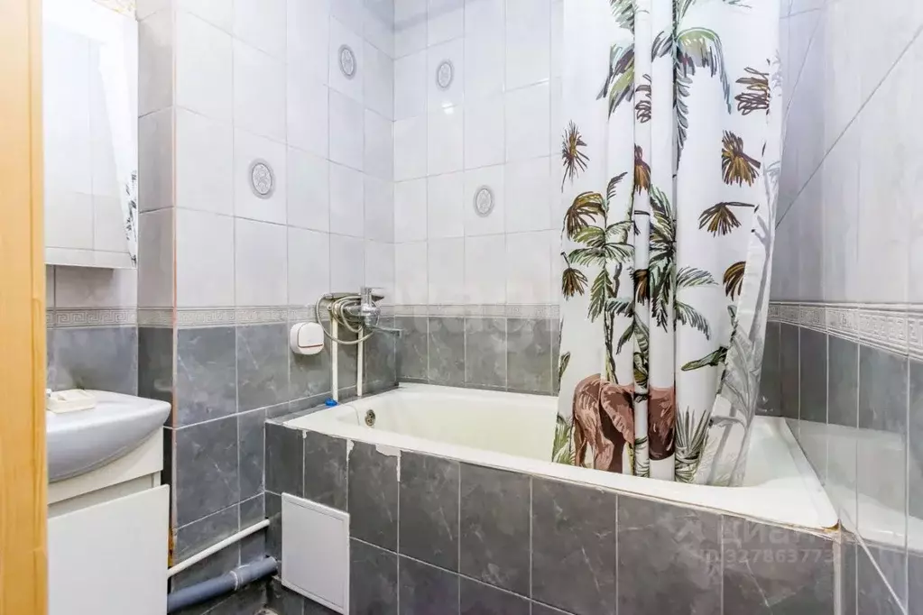 5-к кв. Тюменская область, Тюмень ул. Николая Чаплина, 126 (91.0 м) - Фото 1