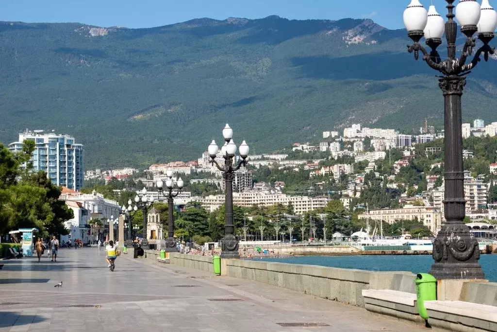 3-к кв. Крым, Ялта муниципальный округ, Виноградное пгт ул. Курчатова, ... - Фото 1