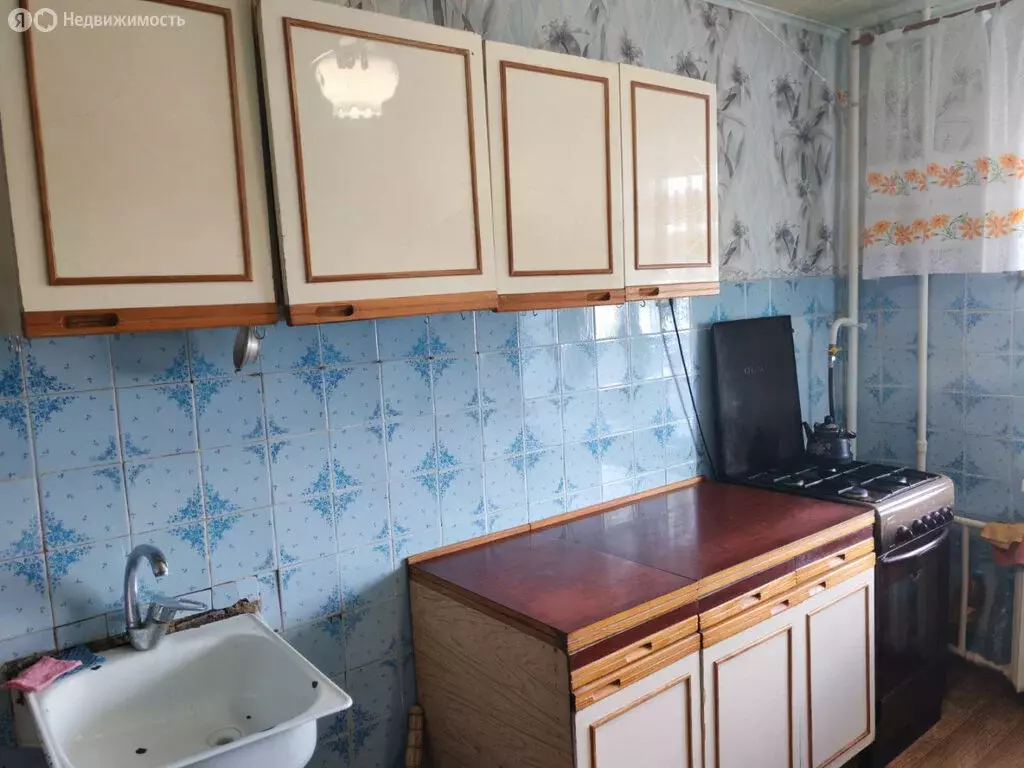 3-комнатная квартира: Губаха, улица Дегтярёва, 9 (68.3 м) - Фото 1