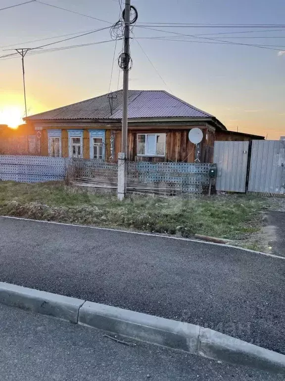 Дом в Челябинская область, пос. Увельский ул. Советская, 104 (41 м) - Фото 0
