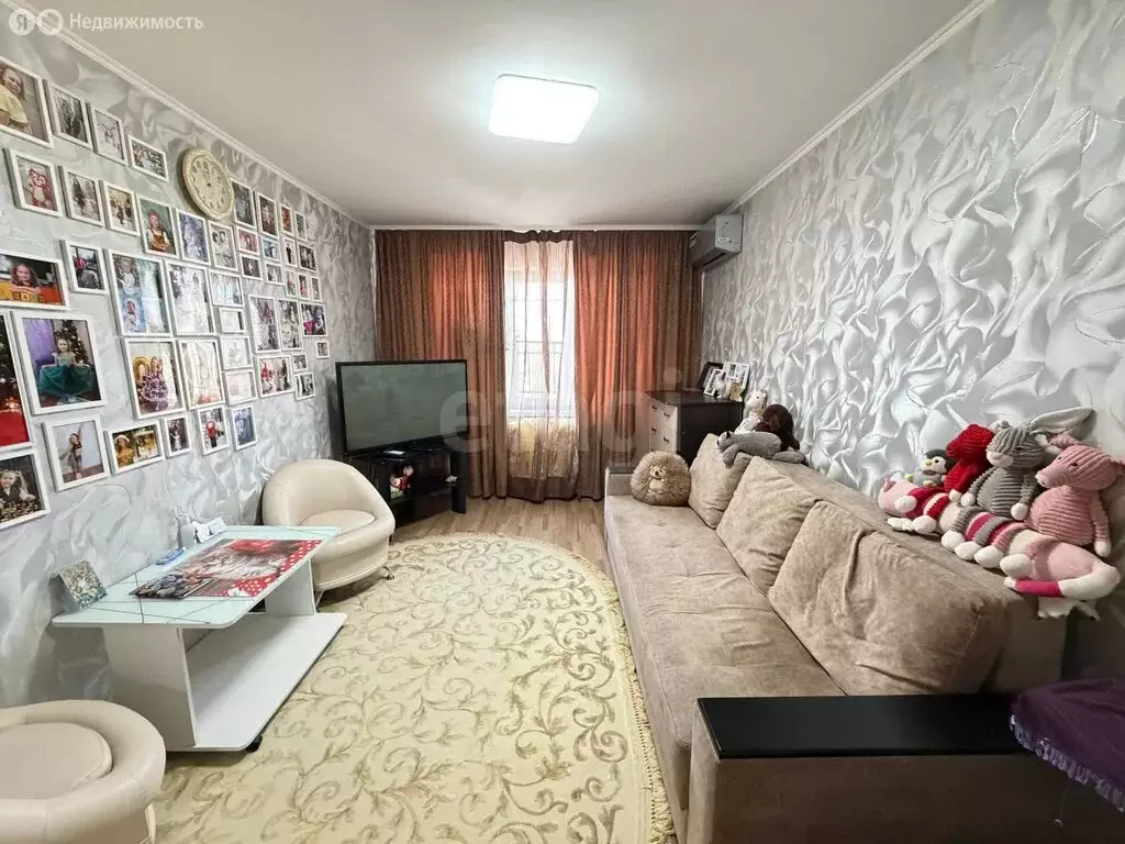 3-комнатная квартира: Курган, улица Анфиногенова, 5 (63.8 м) - Фото 1