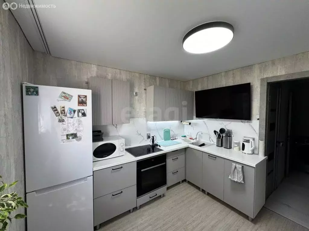 2-комнатная квартира: Тобольск, 2-я Северная улица, 17 (50 м) - Фото 1