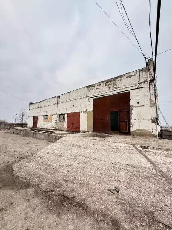 Производственное помещение в Саратовская область, пос. Зоринский 5 ... - Фото 1