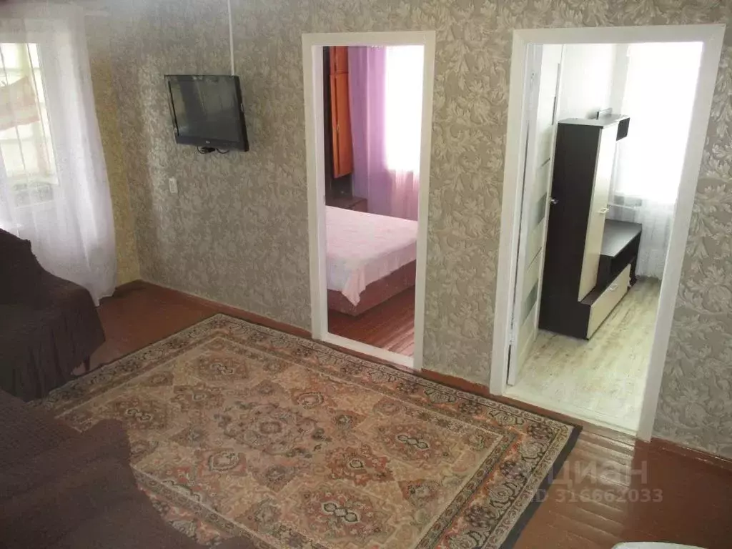 3-к кв. Крым, Сакский район, с. Штормовое ул. Ленина, 11 (45.0 м) - Фото 0