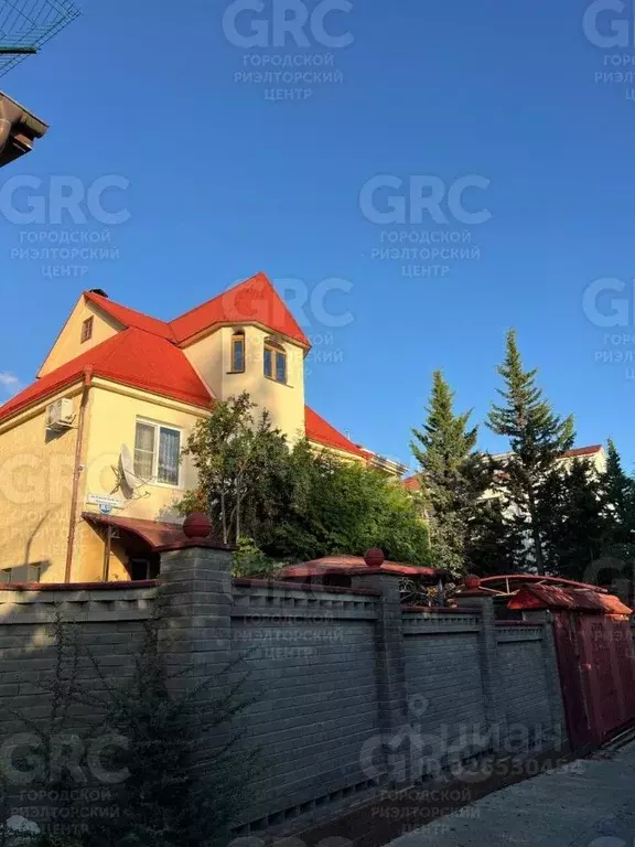 Дом в Краснодарский край, Сочи Курортный просп., 98/37 (180 м) - Фото 1