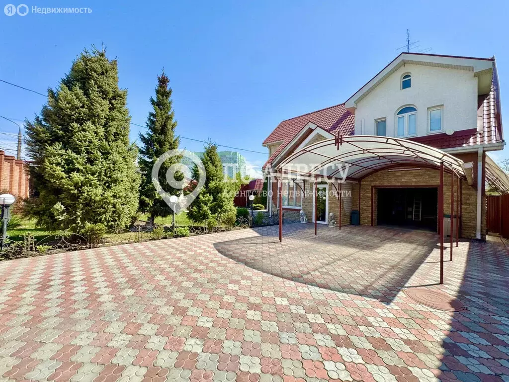 Дом в Энгельс, улица Калинина, 29А (298.4 м) - Фото 0