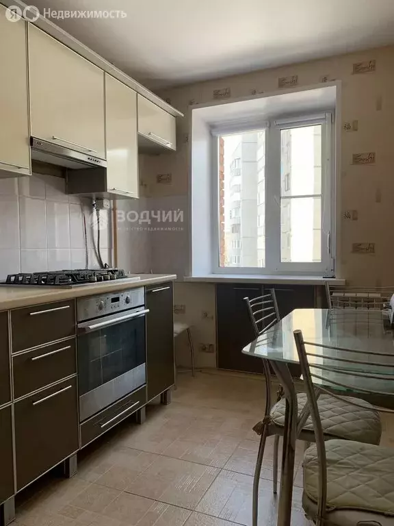 3-комнатная квартира: Новочебоксарск, улица Строителей, 56 (63 м) - Фото 1