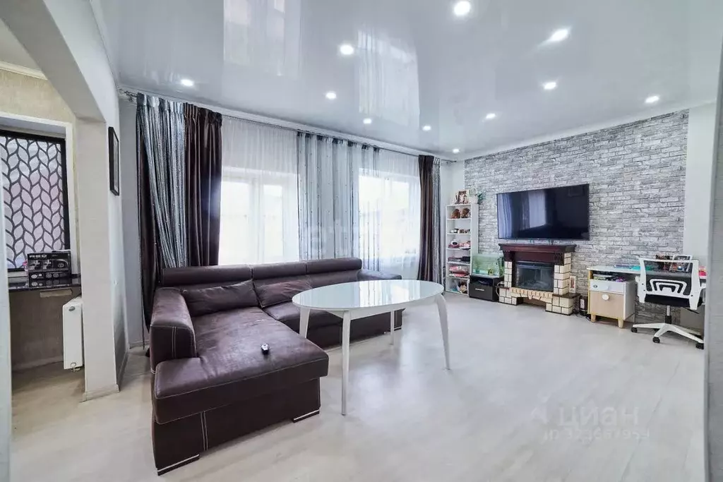 Дом в Башкортостан, Стерлитамакский район, Отрадовский сельсовет, с. ... - Фото 1