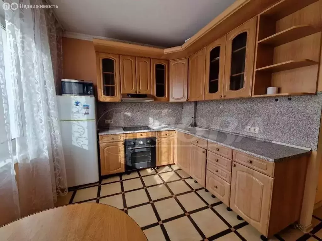 2-комнатная квартира: Тюмень, улица 50 лет Октября, 62Ак2 (60 м) - Фото 1