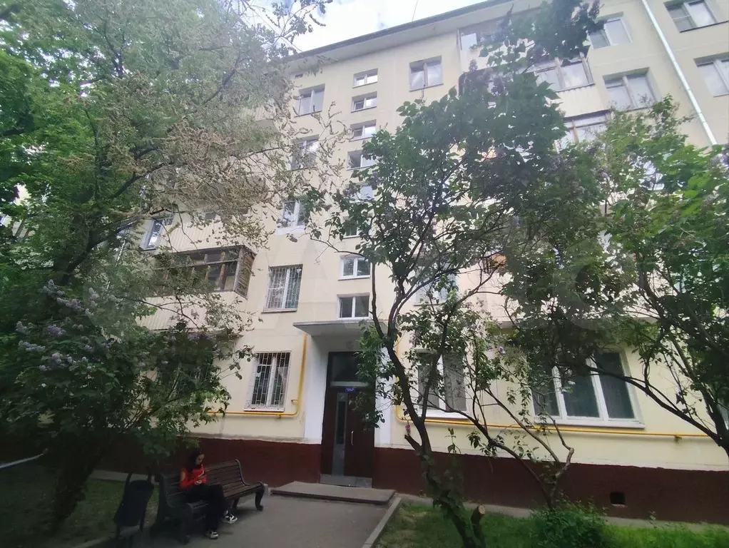 Комната 48 м в 3-к., 5/5 эт. - Фото 0