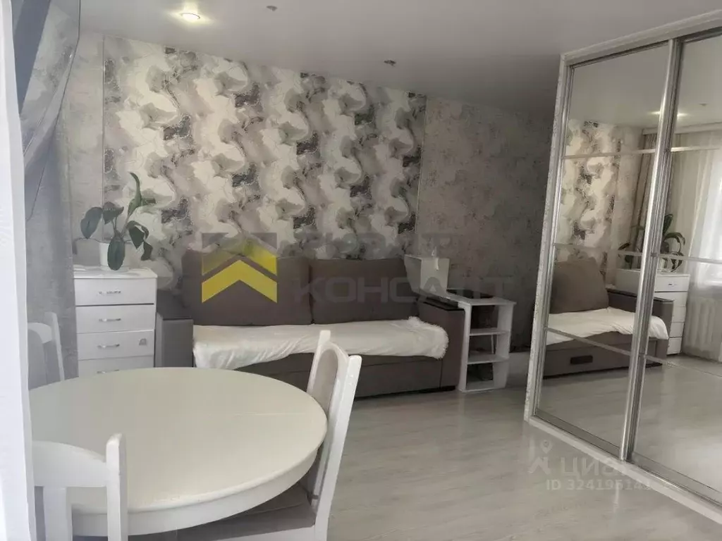 Студия Омская область, Омск ул. Леонида Маслова, 8 (36.0 м) - Фото 1