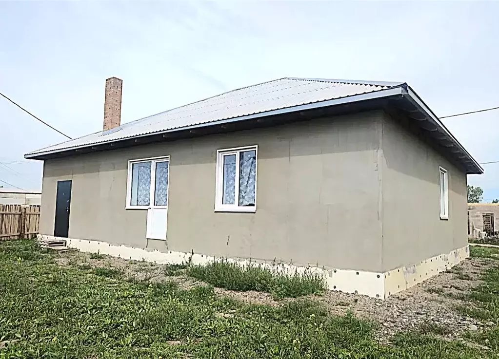 Дом в Хакасия, Усть-Абаканский район, д. Чапаево ул. Совхозная (140 м) - Фото 1