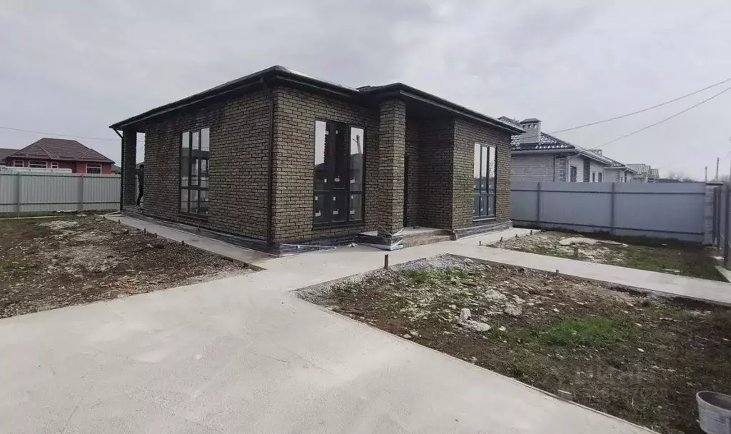 Дом в Адыгея, Тахтамукайский район, Энемское городское поселение, ... - Фото 1