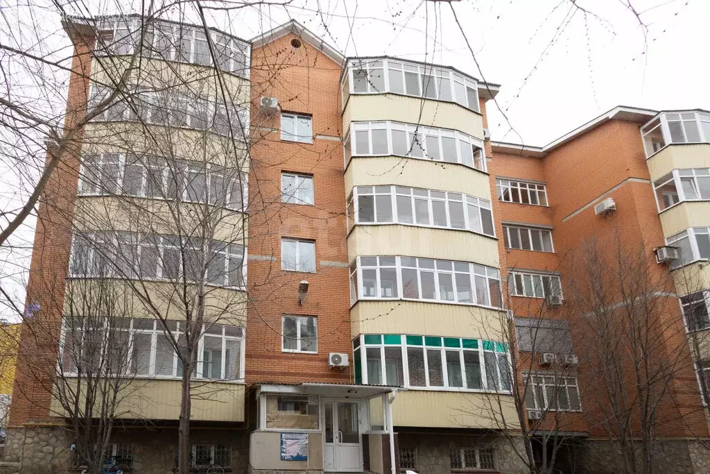 3-комнатная квартира: Альметьевск, улица Ризы Фахретдина, 36А (108 м) - Фото 1