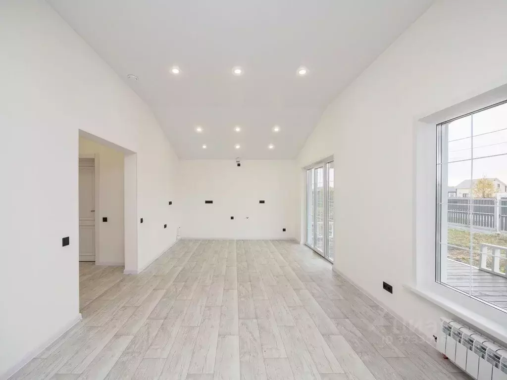 Дом в Омская область, Омский район, Лузинское с/пос, д. Приветная  (96 ... - Фото 1