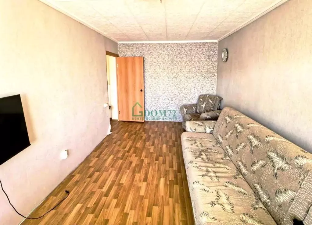 2-к кв. Тюменская область, Тобольск 4-й мкр, 9 (43.2 м) - Фото 1