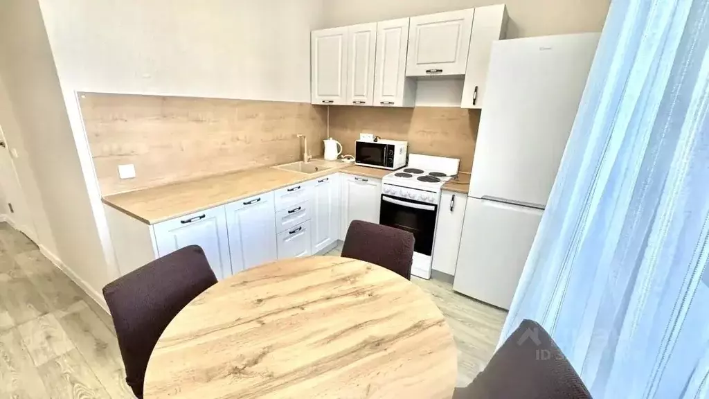 2-к кв. Башкортостан, Уфа ул. Кирова, 130 (60.0 м) - Фото 1