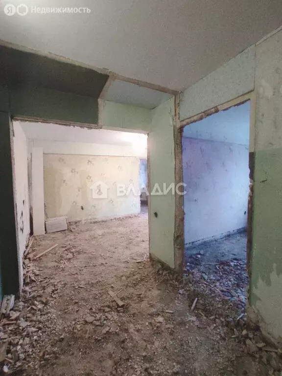 3-комнатная квартира: Смоленск, улица Октябрьской Революции, 18 (55 м) - Фото 1