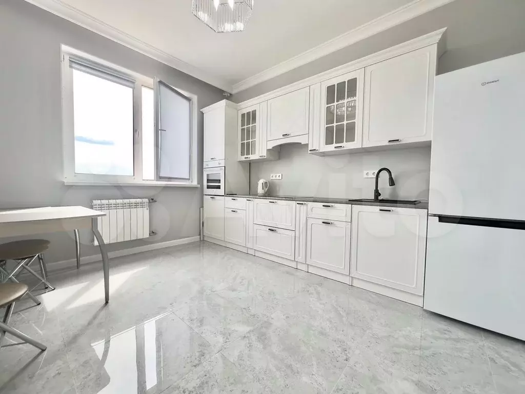 2-к. квартира, 60 м, 4/14 эт. - Фото 0
