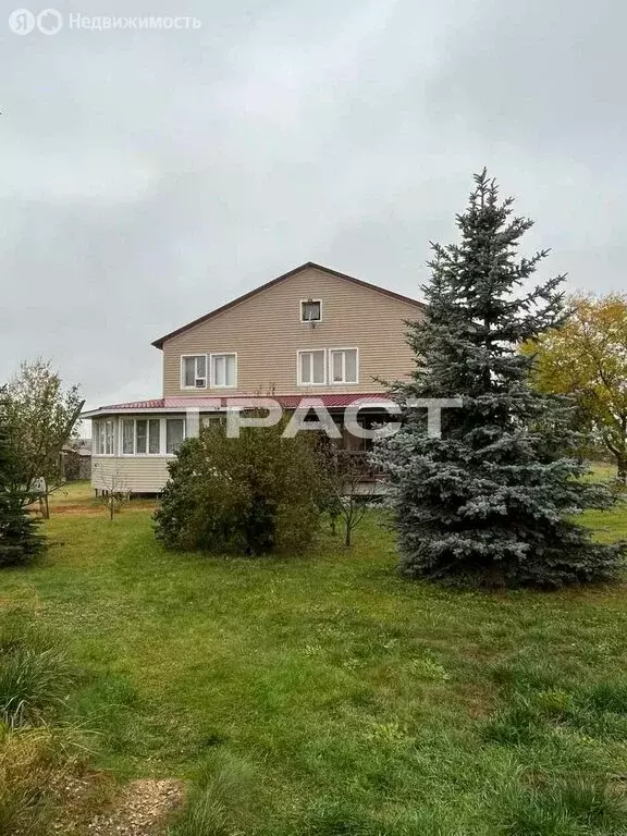 Дом в село Излегоще, улица Лесновка (260 м) - Фото 1