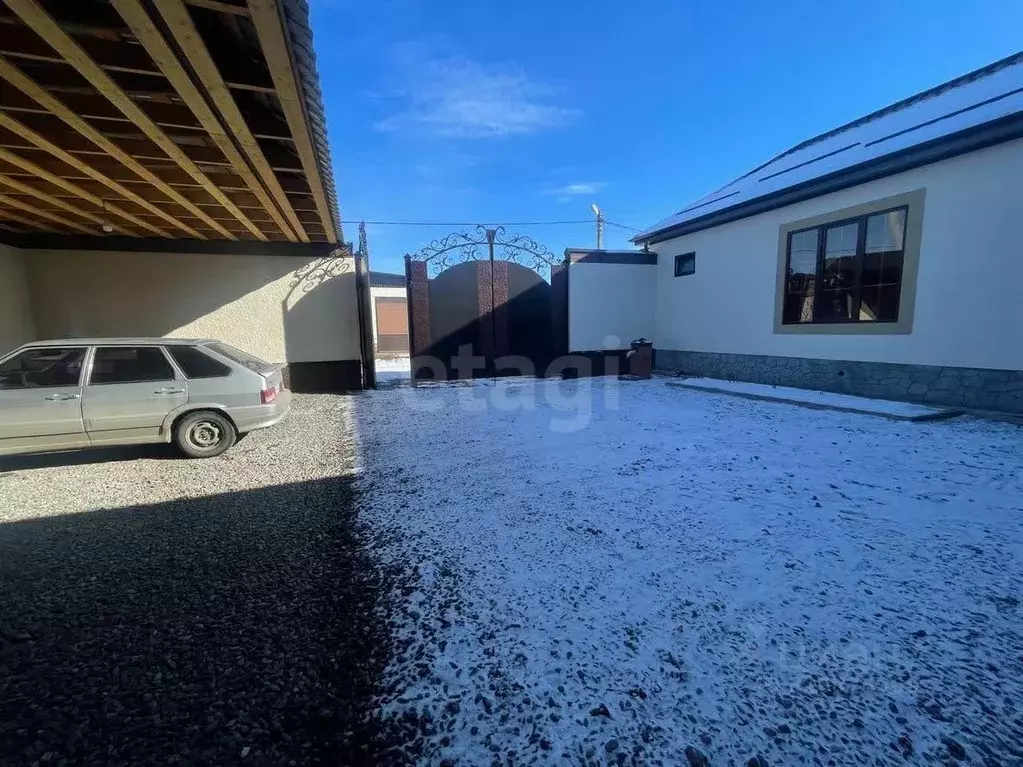 Дом в Ингушетия, Назрань Альтиевский административный округ, ул. З.М. ... - Фото 1