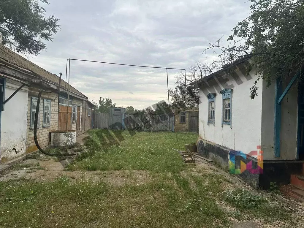 Дом в Калмыкия, с. Приютное, Голый Лиман кв-л ул. Лиманная, 11 (48 м) - Фото 1
