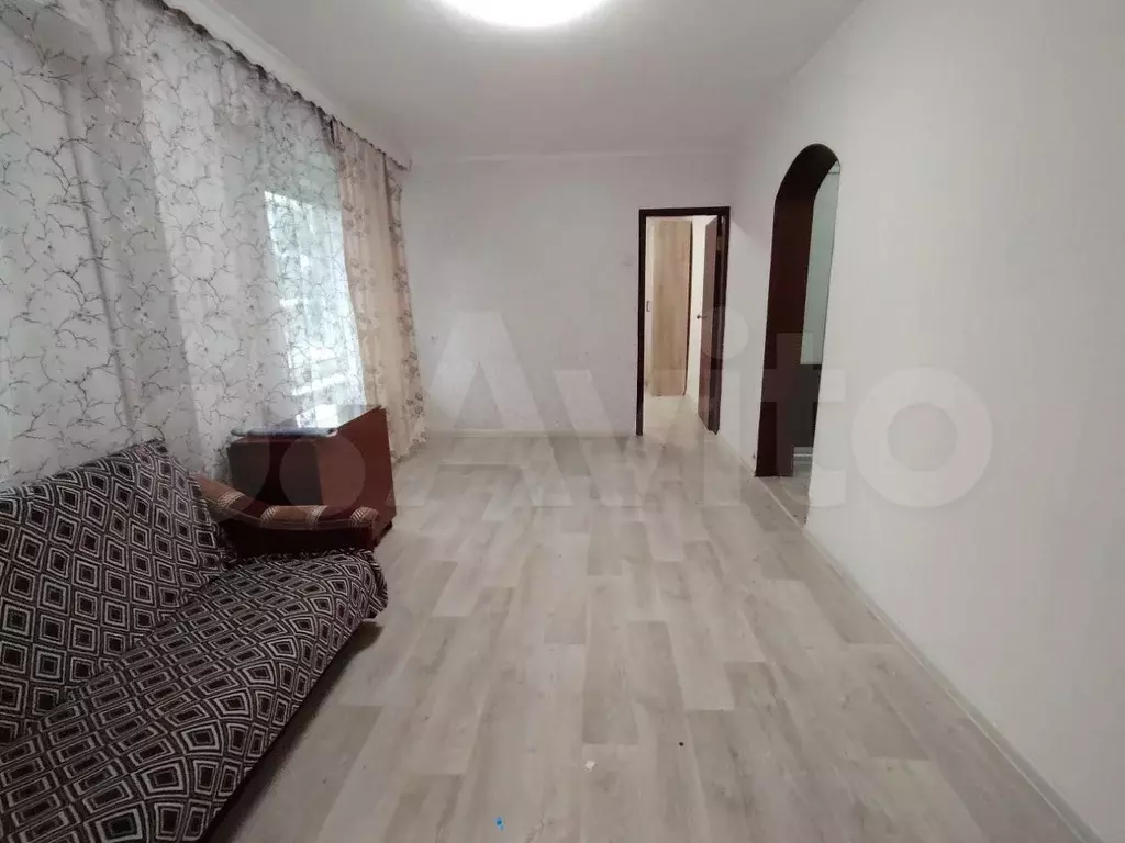4-к. квартира, 65 м, 1/1 эт. - Фото 1