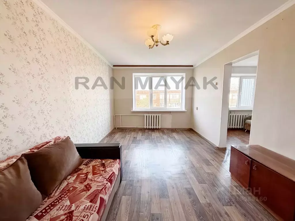 2-к кв. Адыгея, Майкоп Краснооктябрьская ул., 40А (42.0 м) - Фото 0