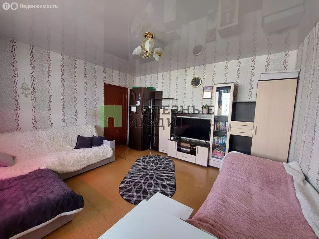 3-комнатная квартира: Барнаул, улица Попова, 102 (60.9 м) - Фото 1